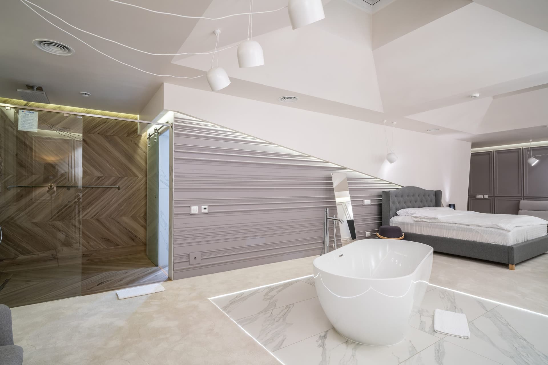 Apartamentul mirilor de la Riviera