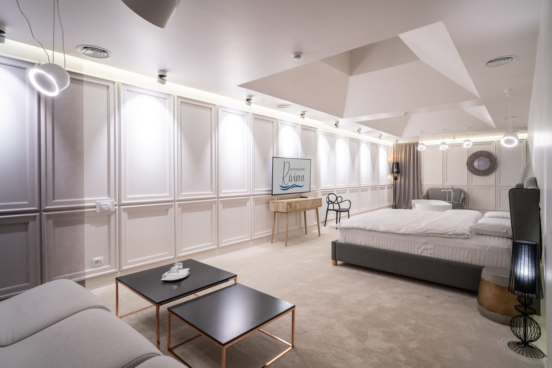 Apartamentul mirilor de la Riviera